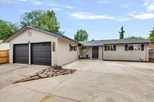 12450 SW Bell Ct, Tigard, OR 97223 - Photo 3