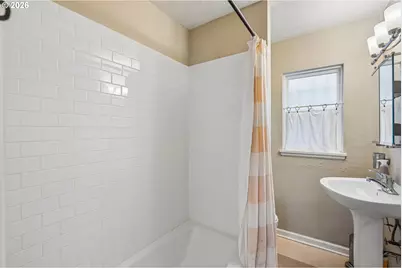 2120 NE Halsey St #31, Portland, OR 97232 - Photo 23