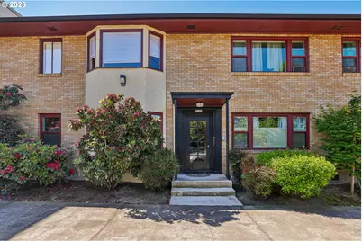 2120 NE Halsey St #31, Portland, OR 97232 - Photo 1