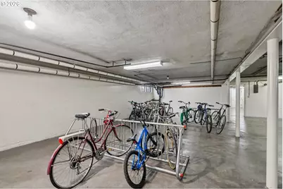 2120 NE Halsey St #31, Portland, OR 97232 - Photo 31