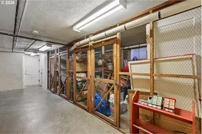 2120 NE Halsey St #31, Portland, OR 97232 - Photo 35