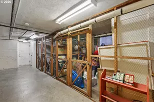 2120 NE Halsey St, Portland, OR 97232 - Photo 35