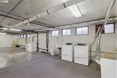 2120 NE Halsey St #31, Portland, OR 97232 - Photo 37