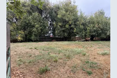 Elizabeth St, Eugene, OR 97405 - Photo 5