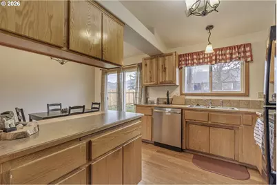 807 NE Sherman St, Sheridan, OR 97378 - Photo 5