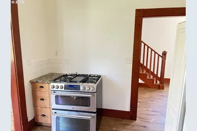 12727 SE Sherman St, Portland, OR 97233 - Photo 13