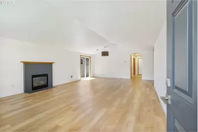 6925 SE 65th Ave, Portland, OR 97206 - Photo 3