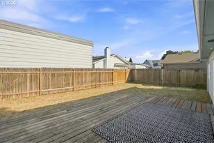 1099 Arcadia Dr, Eugene, OR 97401 - Photo 33