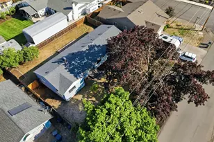 1099 Arcadia Dr, Eugene, OR 97401 - Photo 41