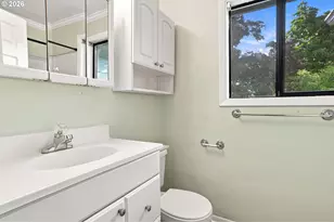 1099 Arcadia Dr, Eugene, OR 97401 - Photo 29