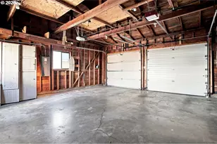 1099 Arcadia Dr, Eugene, OR 97401 - Photo 31
