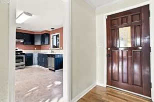 1099 Arcadia Dr, Eugene, OR 97401 - Photo 5
