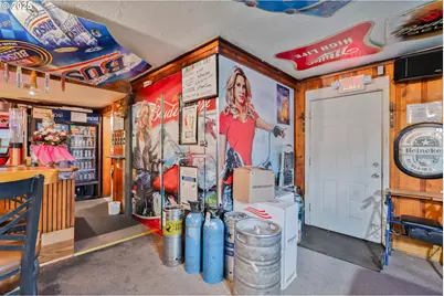 1107 N Pacific Ave, Kelso, WA 98626 - Photo 11