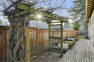 2445 Debok Rd, West Linn, OR 97068 - Photo 37