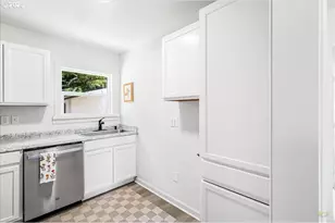 1718 NE Walnut Ave, Wood Village, OR 97060 - Photo 13