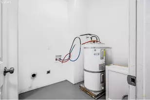 1718 NE Walnut Ave, Wood Village, OR 97060 - Photo 29