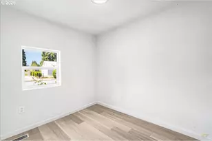 1718 NE Walnut Ave, Wood Village, OR 97060 - Photo 23