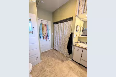 1802 3rd St, La Grande, OR 97850 - Photo 9