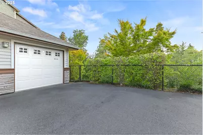 595 NW Lost Springs Ter #303, Portland, OR 97229 - Photo 35