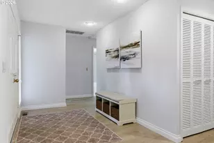 32400 SW Arbor Lake Dr, Wilsonville, OR 97070 - Photo 5