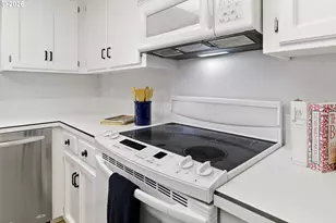 32400 SW Arbor Lake Dr, Wilsonville, OR 97070 - Photo 15