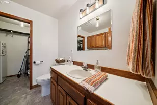 22470 SE Naomi Dr, Damascus, OR 97089 - Photo 15