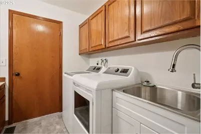 22470 SE Naomi Dr, Damascus, OR 97089 - Photo 17