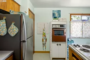 7207 N Albina Ave, Portland, OR 97217 - Photo 9