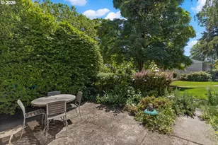 6918 NE Hancock St, Portland, OR 97213 - Photo 9