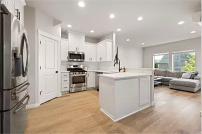 17322 SE Crossroads Ave, Happy Valley, OR 97089 - Photo 13