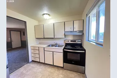 1260 10th St #23, Florence, OR 97439 - Photo 13