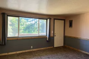 1260 10th St, Florence, OR 97439 - Photo 5