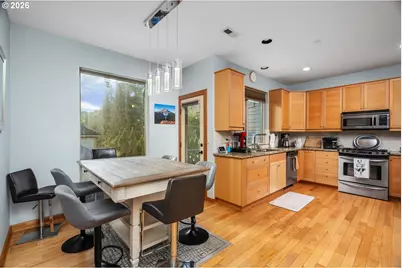 5047 SW View Point Ter #C, Portland, OR 97239 - Photo 5