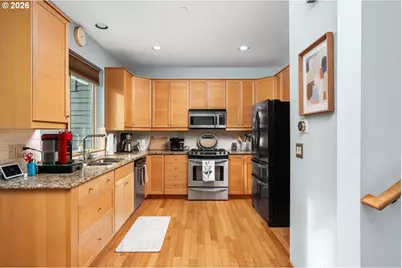 5047 SW View Point Ter #C, Portland, OR 97239 - Photo 7