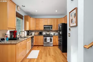 5047 SW View Point Terrace, Portland, OR 97239 - Photo 7