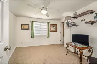 1580 S 60th St, Springfield, OR 97478 - Photo 9