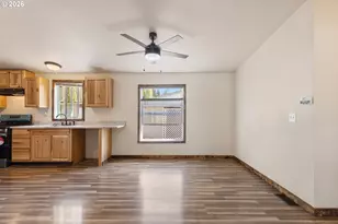 231 Owyhee Ln, Roseburg, OR 97471 - Photo 13