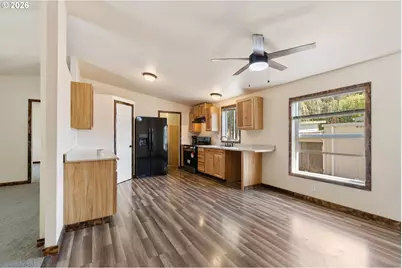 231 Owyhee Ln, Roseburg, OR 97471 - Photo 17