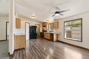 231 Owyhee Ln, Roseburg, OR 97471 - Photo 17