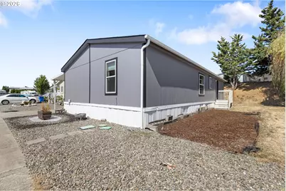 231 Owyhee Ln, Roseburg, OR 97471 - Photo 5