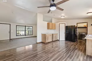 231 Owyhee Ln, Roseburg, OR 97471 - Photo 15