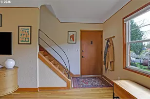 2025 SE Caruthers St, Portland, OR 97214 - Photo 3