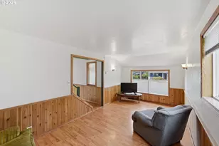 1545 Meade St, North Bend, OR 97459 - Photo 9