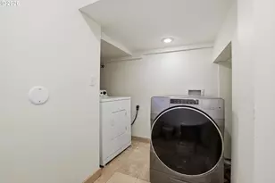 421 NE 87th Ave, Portland, OR 97220 - Photo 23