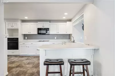 461 NE 16th Ave, Hillsboro, OR 97124 - Photo 13