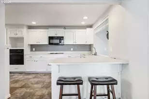 461 NE 16th Ave, Hillsboro, OR 97124 - Photo 13