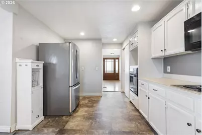 461 NE 16th Ave, Hillsboro, OR 97124 - Photo 11