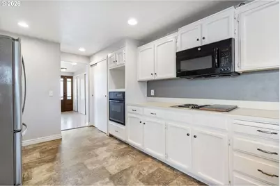 461 NE 16th Ave, Hillsboro, OR 97124 - Photo 9