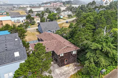 646 SW 11th St #3, Newport, OR 97365 - Photo 3