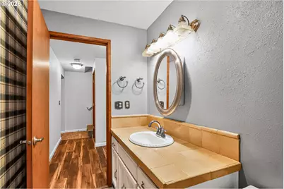 646 SW 11th St #3, Newport, OR 97365 - Photo 13